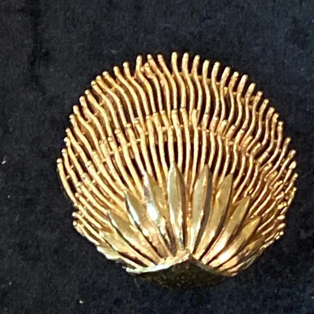 1960s Trifari - Sea Shell Rue de la Paix Brooch